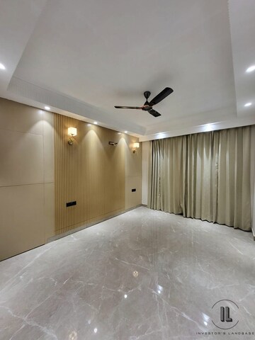 Room in 3.5 BHK Builder Floor at SS Southend Floors, South City 2 – for Sale