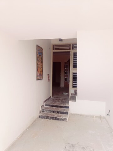 Room in 4 BHK Villa at Om Sarovar, Kalwar Road – for Sale