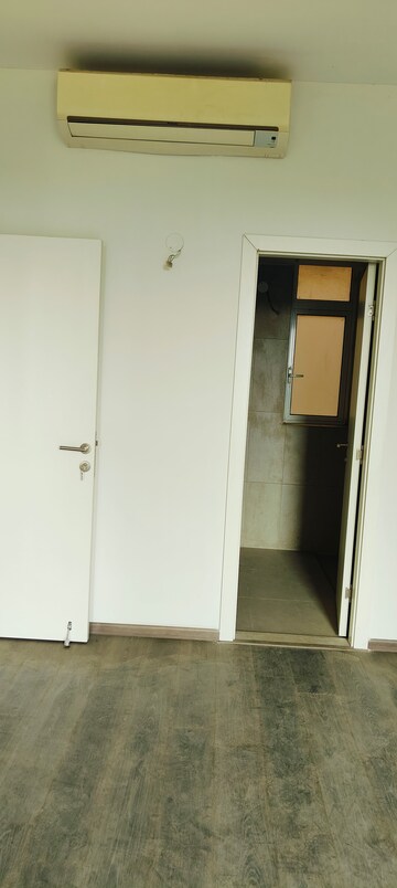 Room in 2 BHK Apartment at Ireo The Corridors, Sector 67a – for Sale