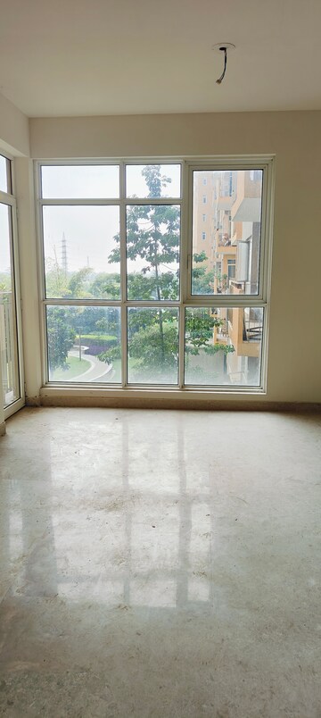 Room in 3 BHK Apartment at Ireo The Corridors, Sector 67a – for Sale