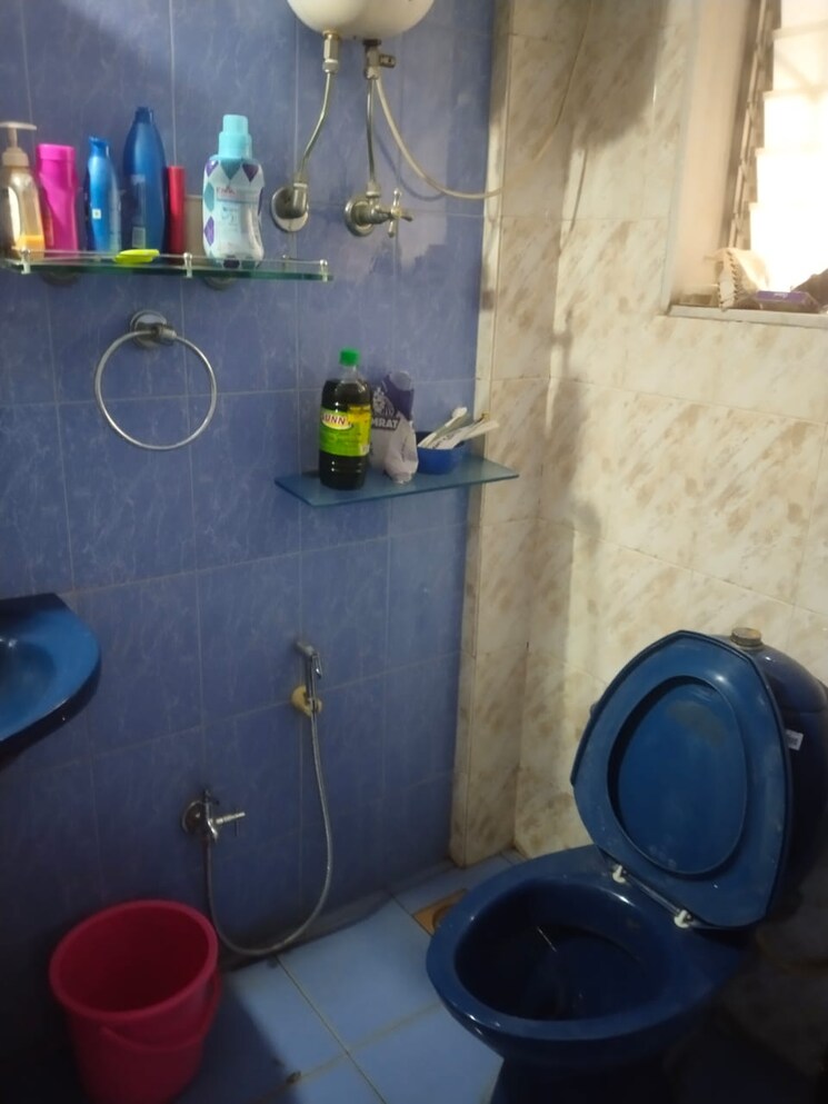 Bathroom, dheeraj-garden 3 Bedroom 1200 Sq.Ft. Apartment In Jogeshwari East Mumbai 7716628