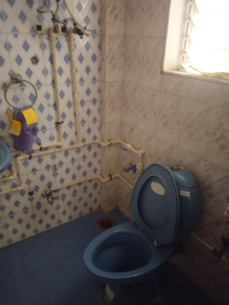 Bathroom, dheeraj-garden 3 Bedroom 1200 Sq.Ft. Apartment In Jogeshwari East Mumbai 7716628