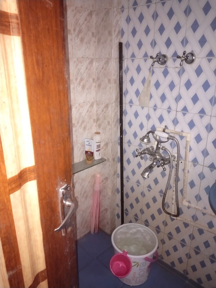 Bathroom, dheeraj-garden 3 Bedroom 1200 Sq.Ft. Apartment In Jogeshwari East Mumbai 7716628