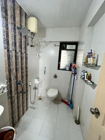 Bathroom in 2 BHK Apartment at Victory Splendour, Kopar Khairane – for Sale