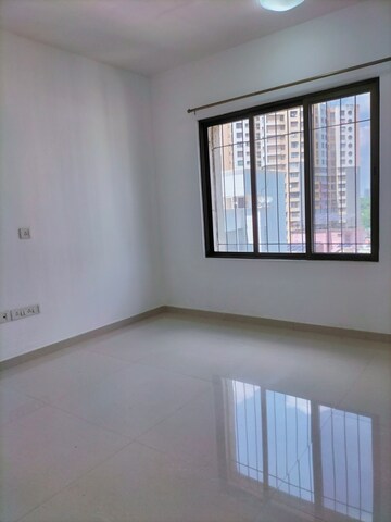 Room in 2 BHK Apartment at Lalani Grandeur, Goregaon East – for Sale