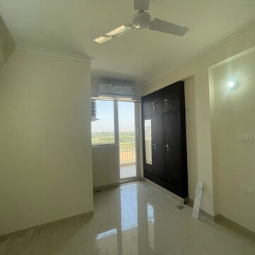 Room in 3 BHK Apartment at Pareena Coban Residences, Sector 99a – for Sale