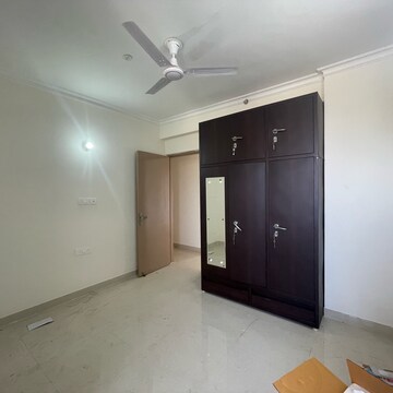 Room in 3 BHK Apartment at Pareena Coban Residences, Sector 99a – for Sale