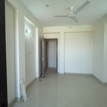 Room in 3 BHK Apartment at Pareena Coban Residences, Sector 99a – for Sale