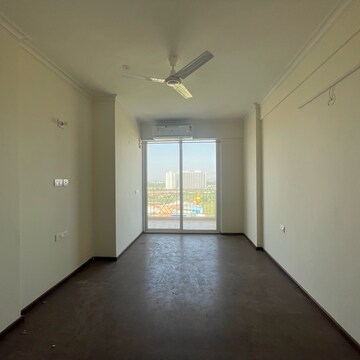 Room in 3 BHK Apartment at Pareena Coban Residences, Sector 99a – for Sale