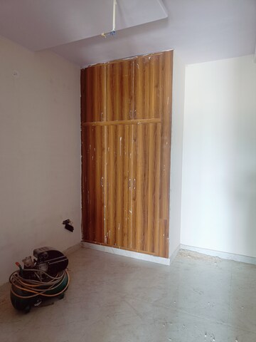 Room in 4 BHK Villa at Om Sarovar, Kalwar Road – for Sale