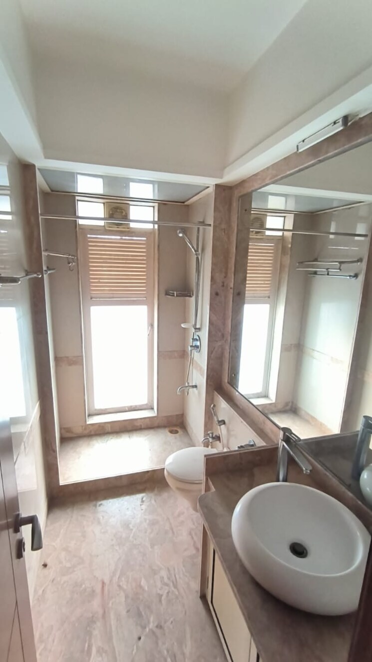 Bathroom, raheja-princess 3 Bedroom 1850 Sq.Ft. Apartment In Prabhadevi Mumbai 7717319