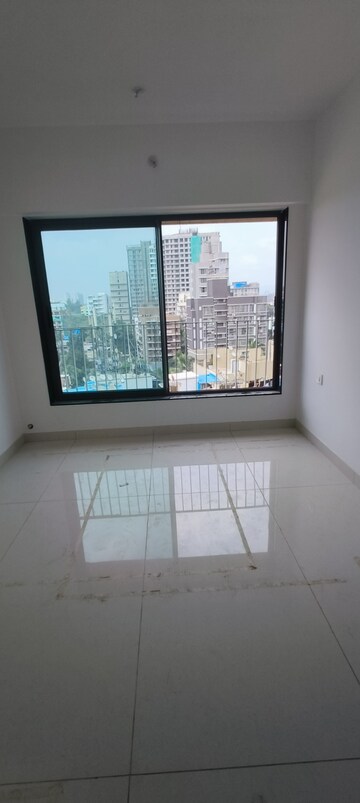 Room in 1 BHK Apartment at Arkade Crown, Borivali West – for Sale