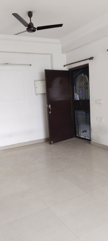 Room in 2 BHK Apartment at Ramprastha Greens Pearl Court, Shahpur Bamheta – for Rent