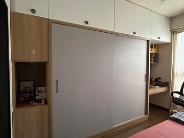 Room in 2 BHK Apartment at Gini Bellissimo, Dhanori – for Rent