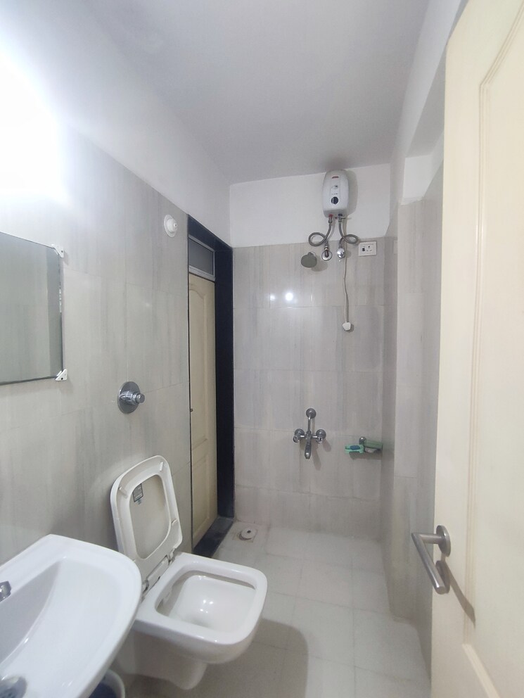 Bathroom, kipl-morya 1 Bedroom 415 Sq.Ft. Apartment In Kasarvadavali Thane 7717811
