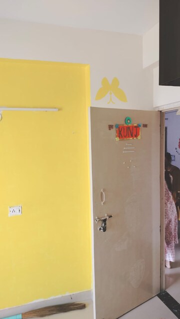 Furnished Amenities in 3 BHK Apartment at Auric City Homes, Sector 82 – for Sale