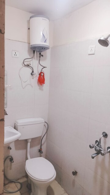 Bathroom in 3 BHK Apartment at Auric City Homes, Sector 82 – for Sale