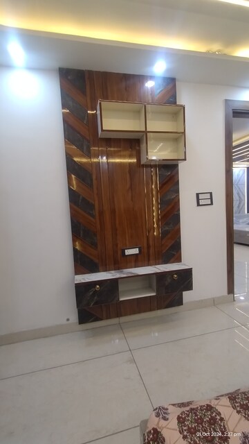 Furnished Amenities in 3 BHK Builder Floor at Uttam Nagar – for Sale