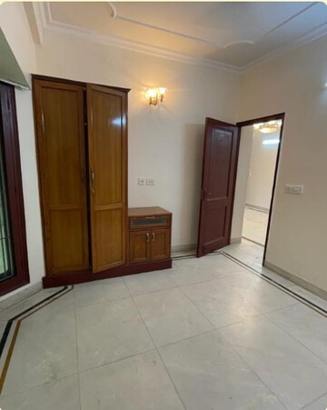 Room in 2.5 BHK Apartment at La Residentia, Tech Zone 4 Greater Noida – for Sale