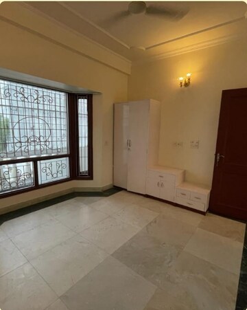 Room in 2.5 BHK Apartment at La Residentia, Tech Zone 4 Greater Noida – for Sale