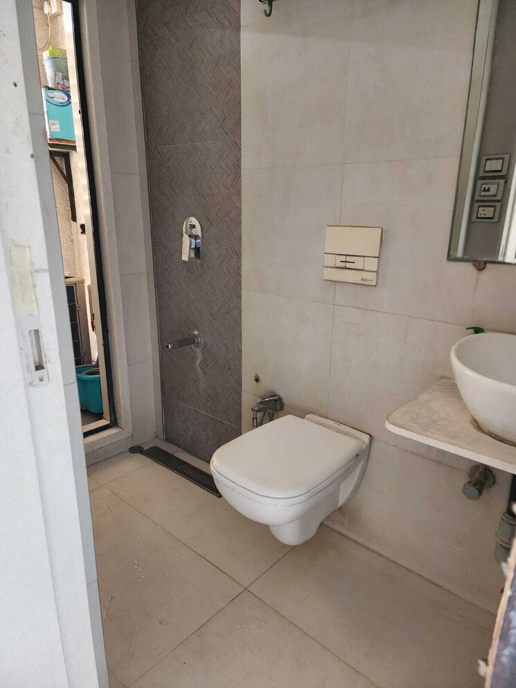 Bathroom, shubh-shree 3 Bedroom 1021 Sq.Ft. Apartment In Dadar West Mumbai 7718367
