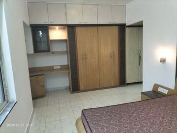 Room in 3 BHK Apartment at Vascon Eves Garden, Baner – for Rent