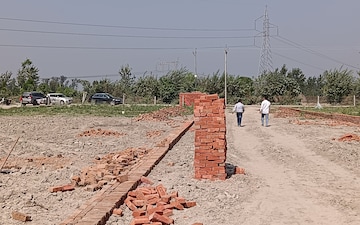Plot For Sale in Kashipur Road