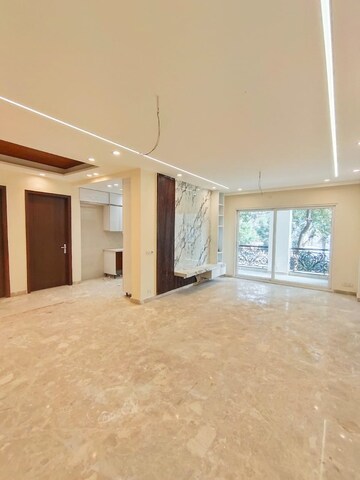 Room in 4 BHK Builder Floor at Ansal Api Versalia 2, Sector 67a – for Sale