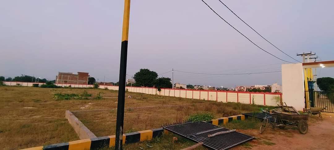 Plot For Resale in Himalaya Defence Empire Gn Surajpur Greater Noida  7719412