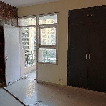 Room in 2 BHK Apartment at SRS Residency, Sector 88 – for Sale