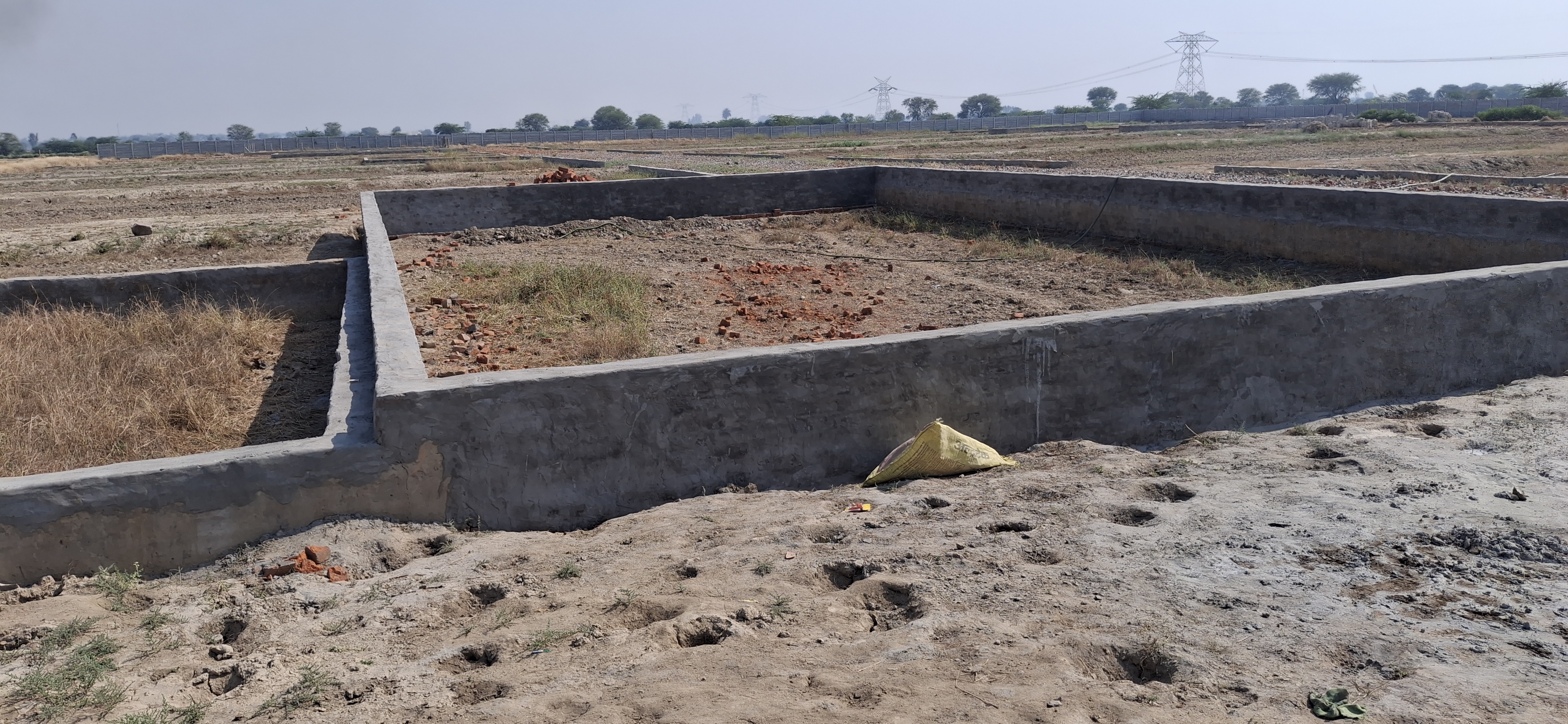 रेसिडेंशियल प्लॉट वर्ग यार्ड फॉर रीसेल इन यूपीएसआईडीसी साइट बी ग्रेटर नोएडा  7719682