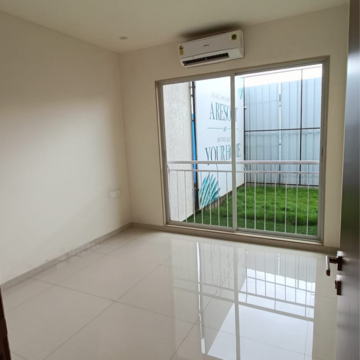Room in 2 BHK Apartment at Mahaavir Exotique, Rohinjan – for Sale