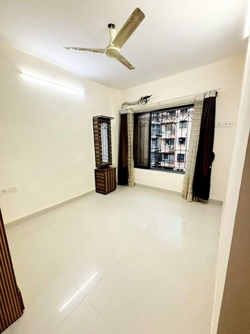 Room in 1 BHK Apartment at Atul Blue Empire, Kandivali West – for Sale