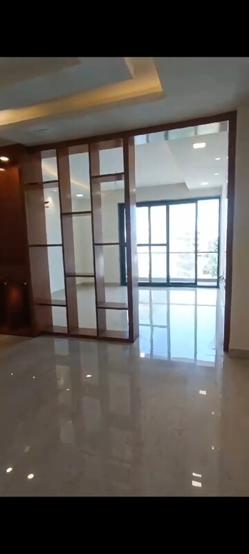Room in 4 BHK Apartment at Sector 85 – for Sale
