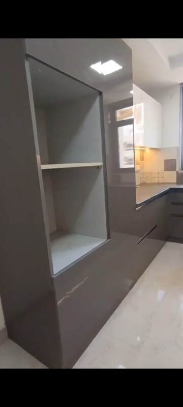 Furnished Amenities in 4 BHK Apartment at Sector 85 – for Sale