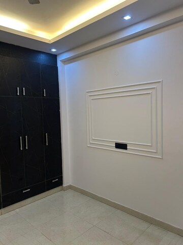 Room in 5 BHK Apartment at Mapsko Royale Ville, Sector 82 – for Sale