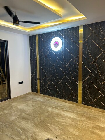 Room in 5 BHK Apartment at Mapsko Royale Ville, Sector 82 – for Sale