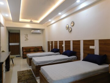 Room in  Pg at Sector 12 – for Rent