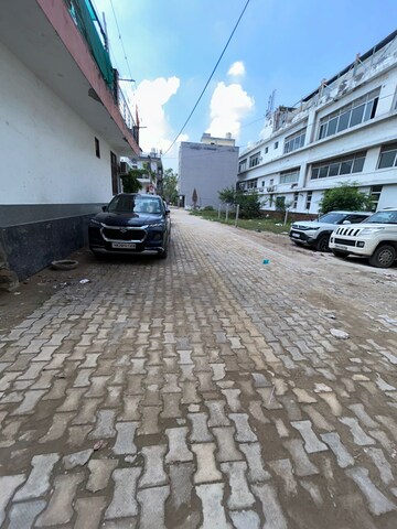 Parking in 3 BHK Builder Floor at Uphaar Homes, Rajendra Park – for Sale