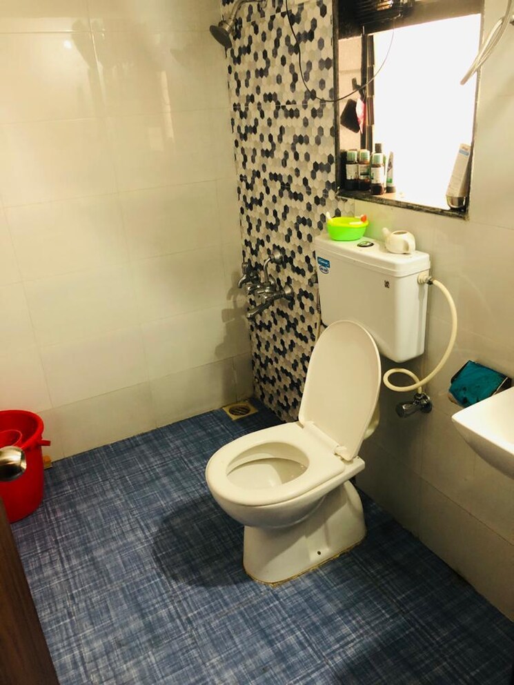 Bathroom, tilak-nagar-building 2 Bedroom 698 Sq.Ft. Apartment In Tilak Nagar Mumbai 7722059