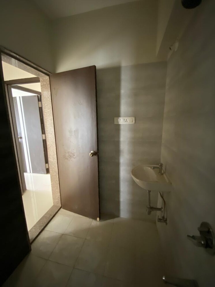 Bathroom, tilak-nagar-building 2 Bedroom 714 Sq.Ft. Apartment In Tilak Nagar Mumbai 7722460