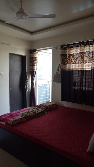 रेसिडेंशियल फ्लैट वर्ग फुट फॉर रेंट इन रावेट पुणे  7722860