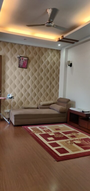 Living Room in 4 BHK Builder Floor at Unitech South City II, Sector 50 – for Sale