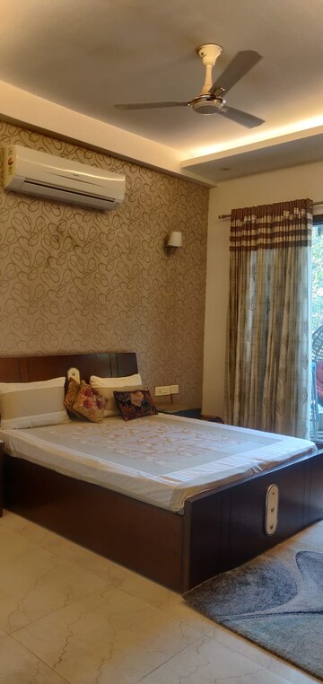 Bedroom in 4 BHK Builder Floor at Unitech South City II, Sector 50 – for Sale