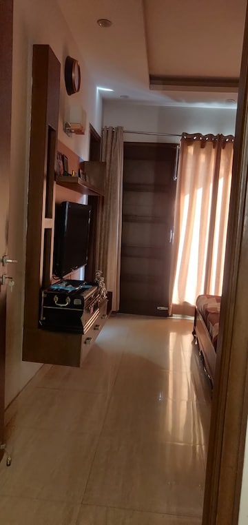 Living Room in 4 BHK Builder Floor at Unitech South City II, Sector 50 – for Sale