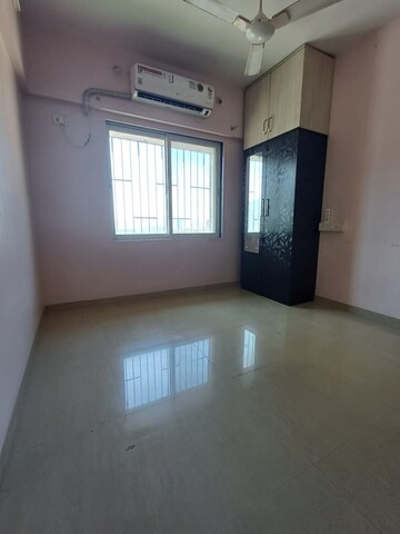 Room in 1 BHK Apartment at Kasarvadavali – for Sale