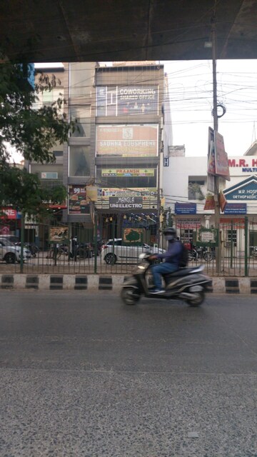 कमर्शियल ऑफिस स्पेस वर्ग फुट फॉर रेंट इन द्वारका मोर दिल्ली  7723222