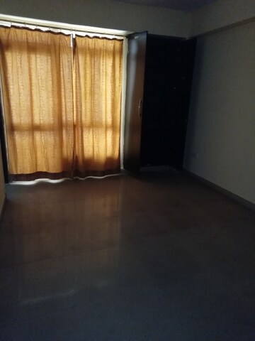 Room in 3.5 BHK Apartment at Gardenia Square 2, Sain Vihar – for Sale