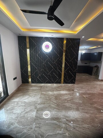 Parking in 3 BHK Apartment at Sushant Lok 2, Sector 57 – for Sale