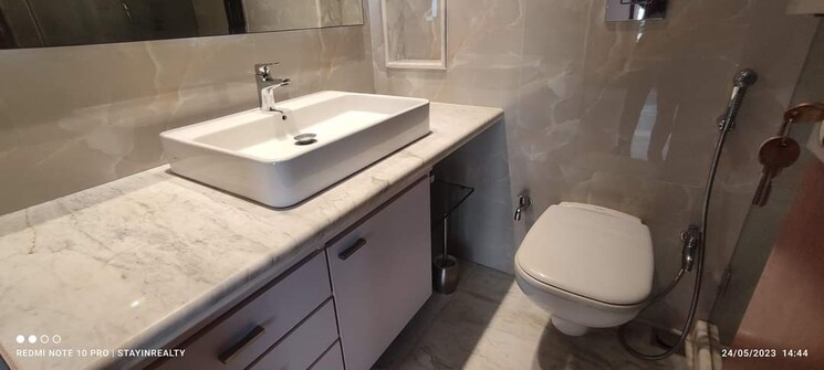 Bathroom, supreme-pearl 3 Bedroom 1500 Sq.Ft. Apartment In Khar West Mumbai 7723705